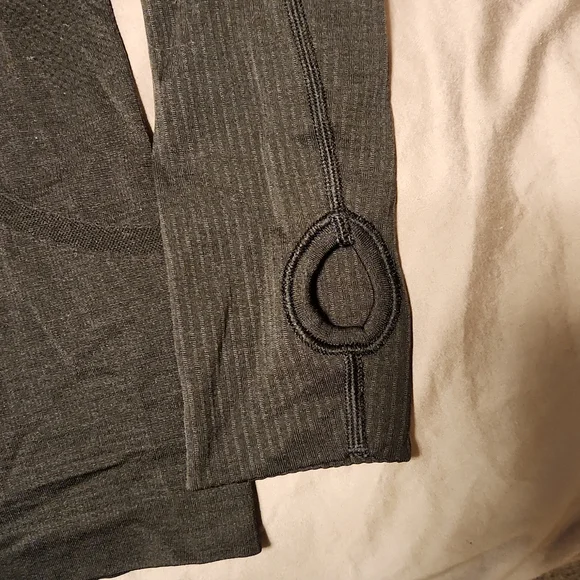 Lululemon top - Picture 3 of 4